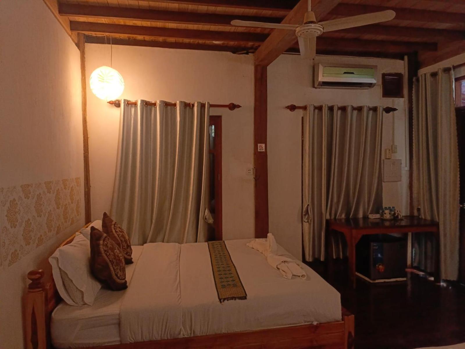 Ireenkevin Guesthouse Luang Prabang Exteriör bild