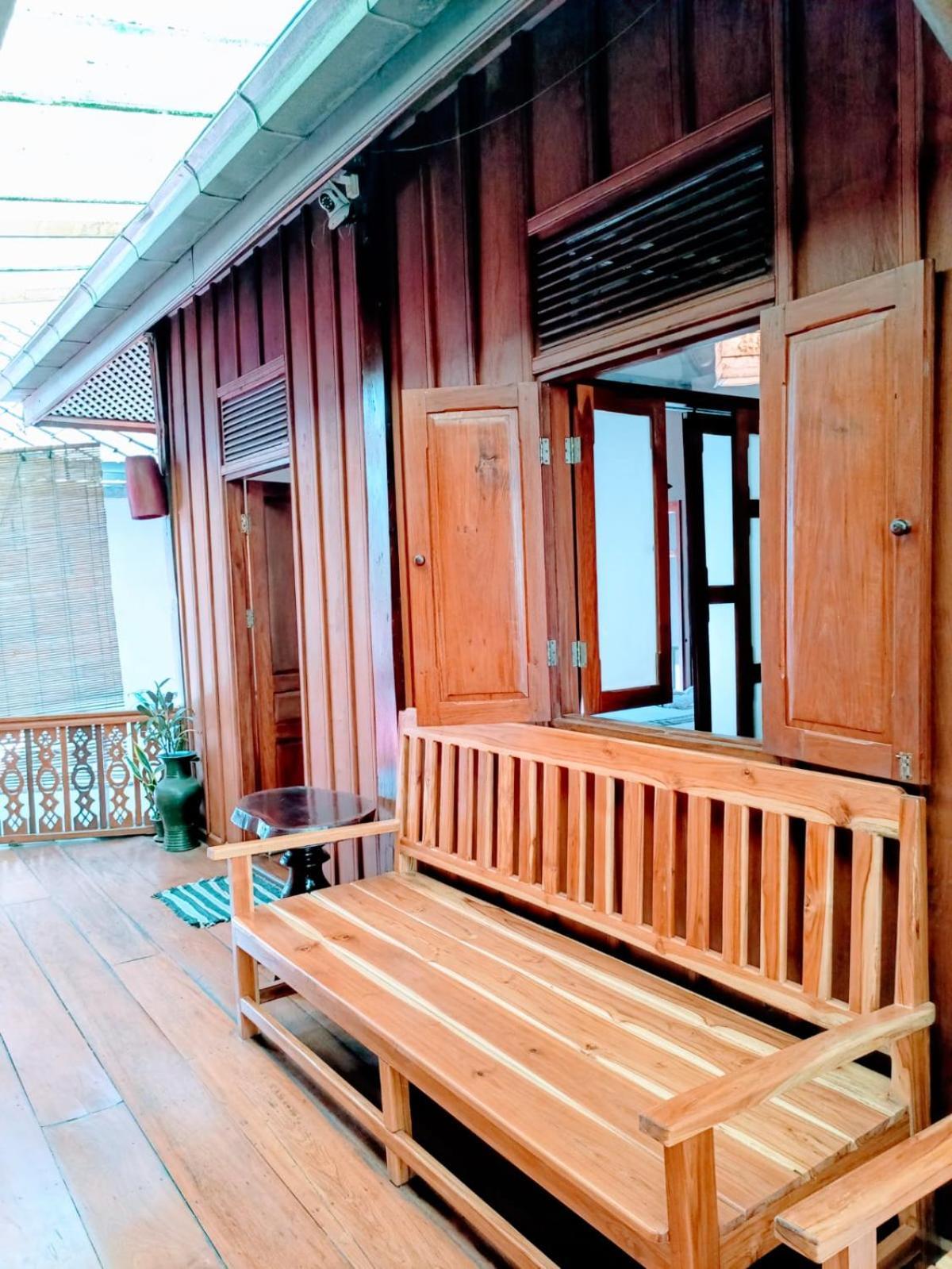 Ireenkevin Guesthouse Luang Prabang Exteriör bild