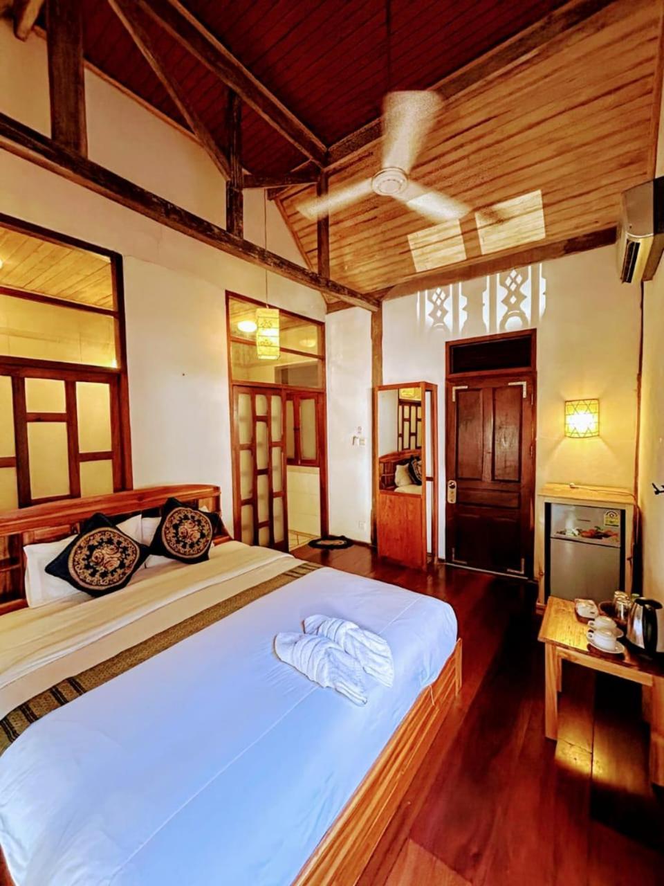 Ireenkevin Guesthouse Luang Prabang Exteriör bild